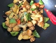 玉米笋香菇烩猴头菇的做法