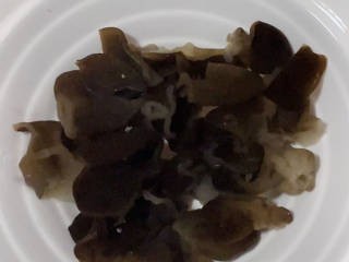 黄瓜拌木耳做法
