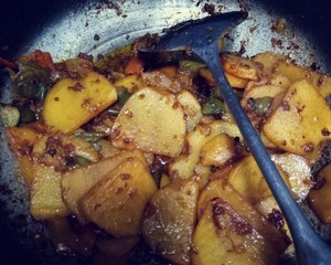 干锅土豆片的做法详细教程（精品）