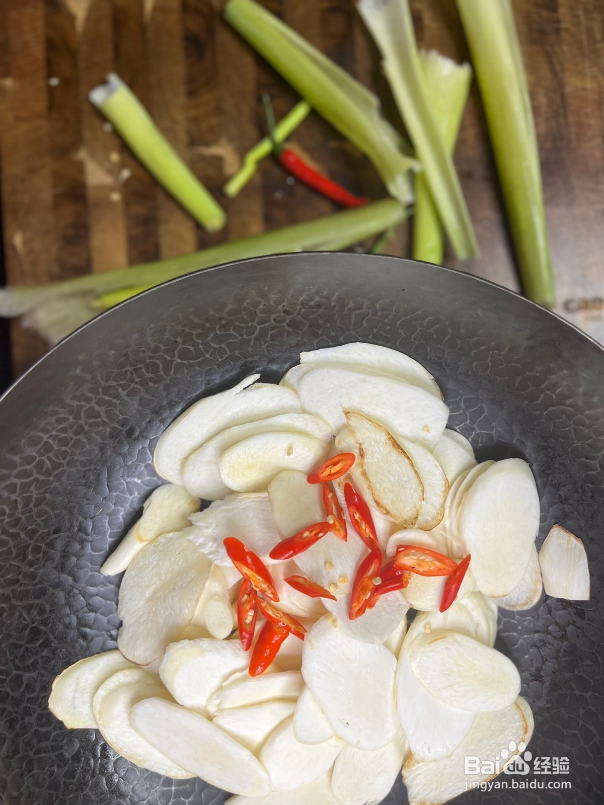 清炒茭白片的做法