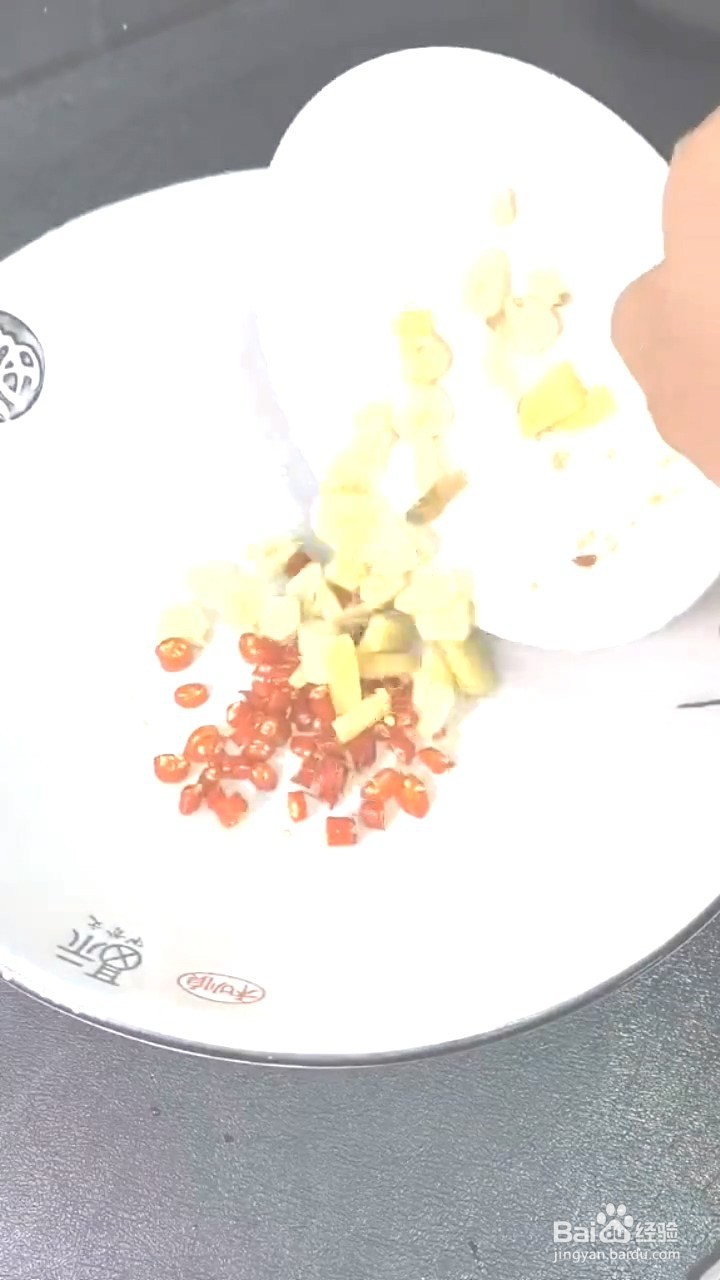 如何制作腌黄瓜