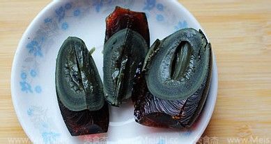 凉拌烧茄子皮蛋