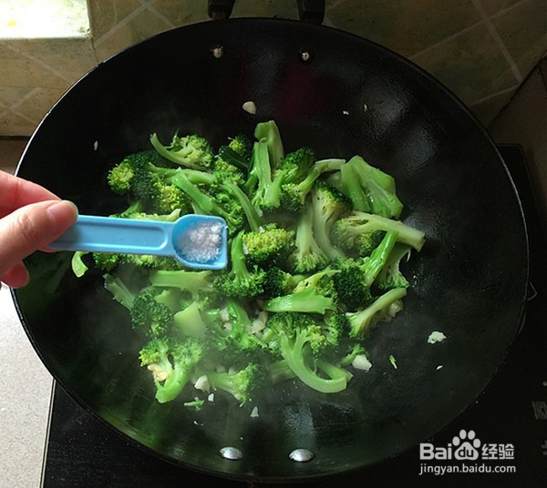 如何自制鸡蛋炒西兰花