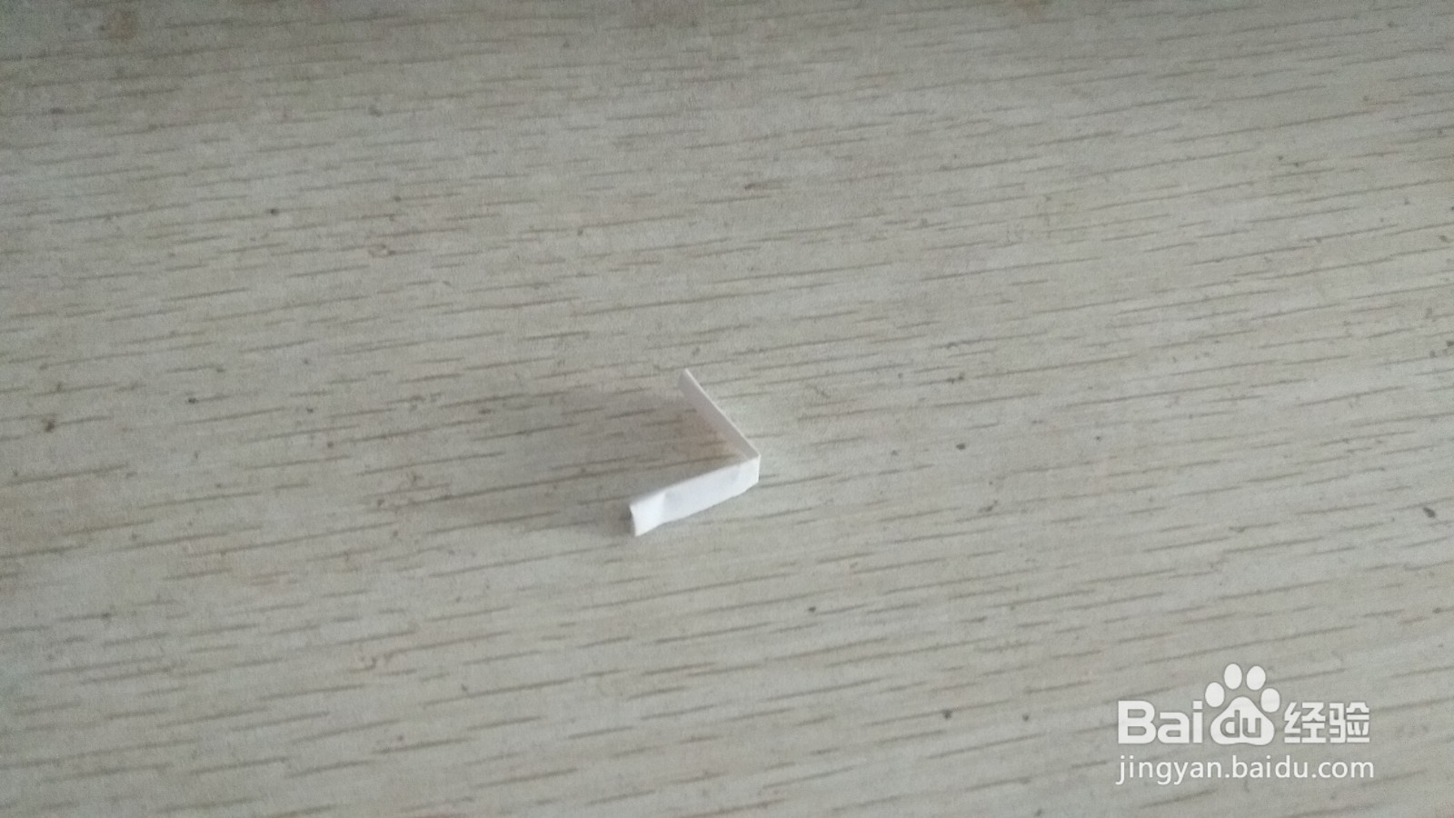 如何用一块长方形纸条做简易的钢笔的支架
