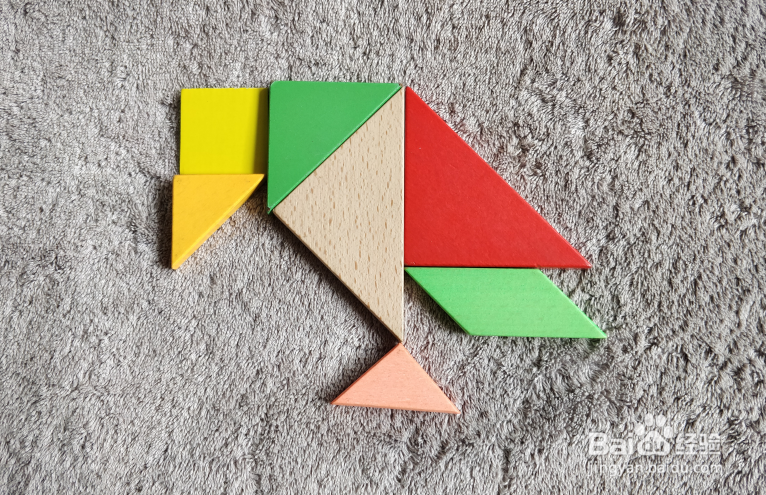 用七巧板怎样拼一只低头思考的乌鸦呢？