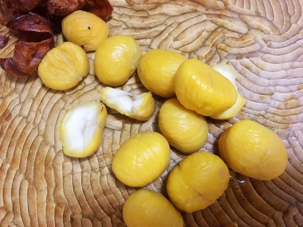 板栗莲子百合甜汤