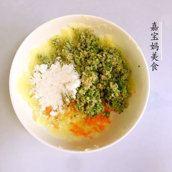 瘦肉时蔬土豆饼