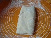 洞洞更大的佛卡恰Focaccia面包