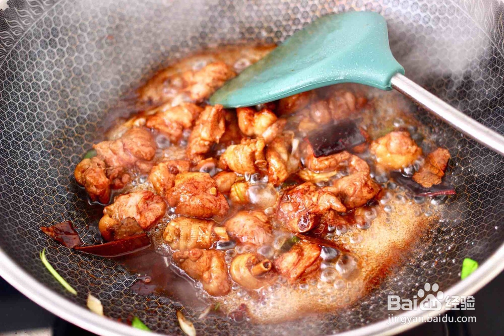 怎么做美味的萝卜双椒啤酒炖鸭