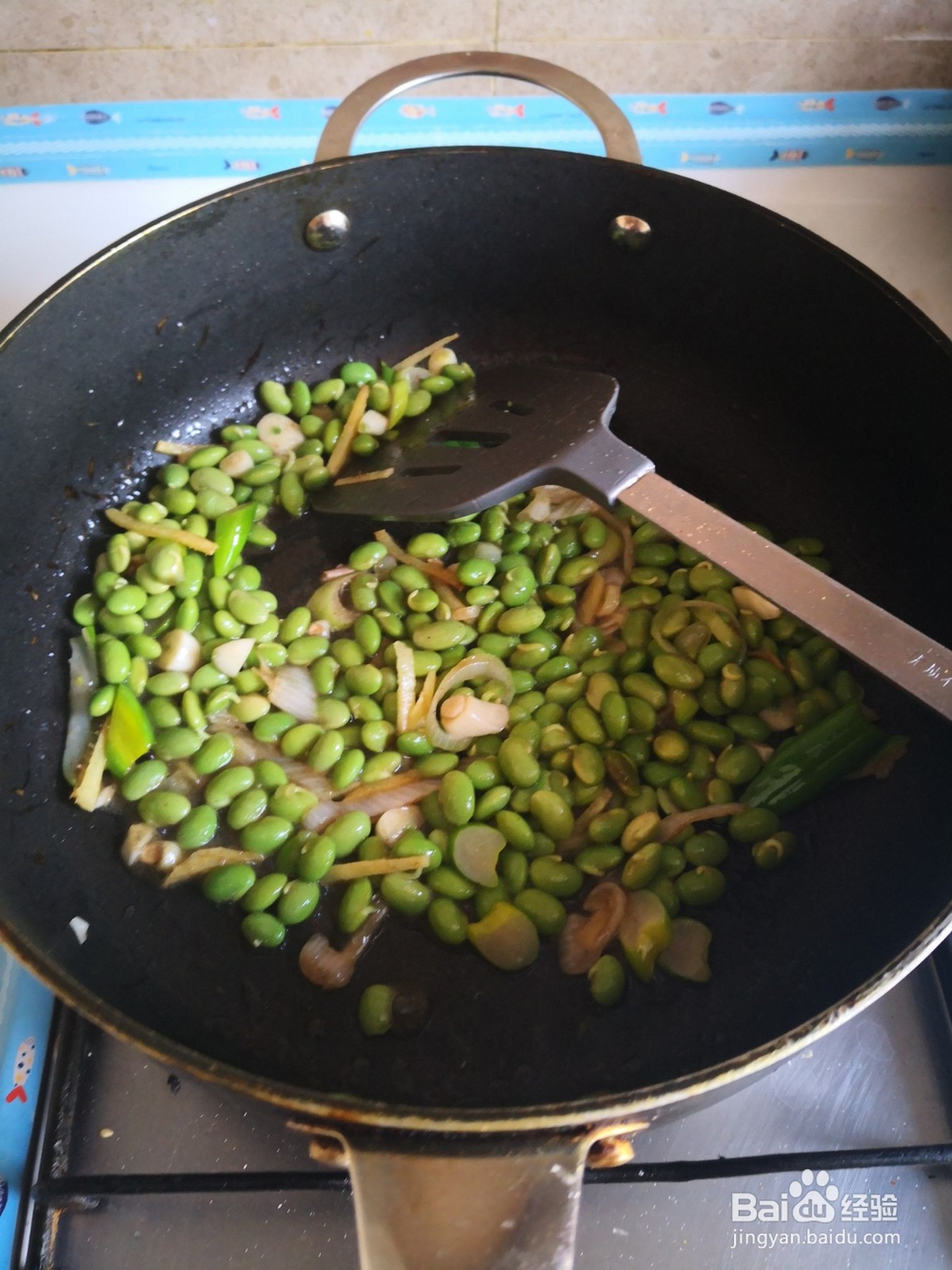 怎么做香肠炒青豆