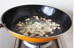 春季里可滋补的排毒瘦身美食---鲜虾荠菜汤