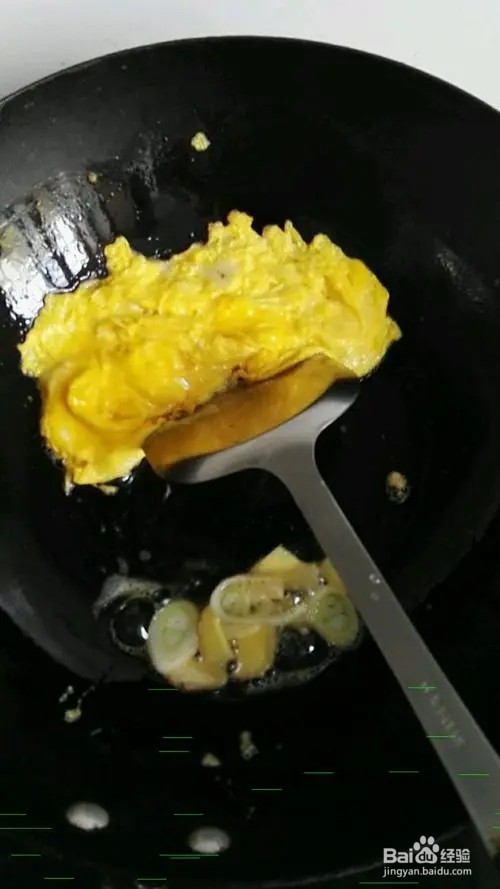 芹菜炒鸡蛋