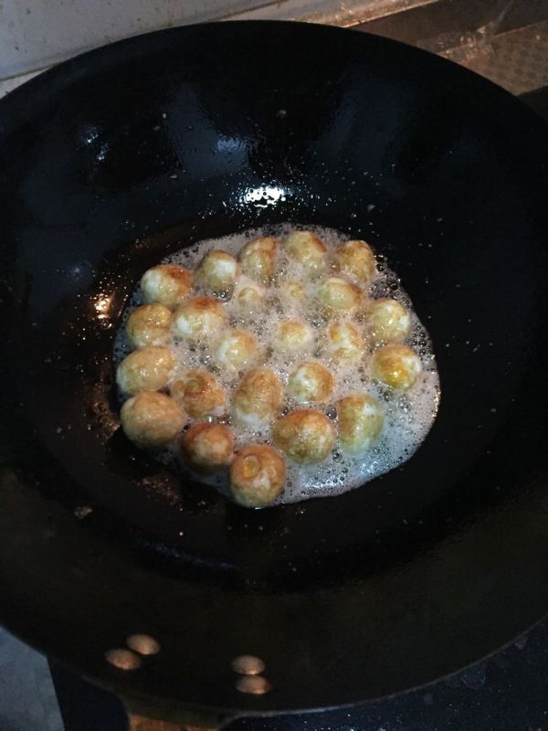 蒜香虎皮鹌鹑蛋