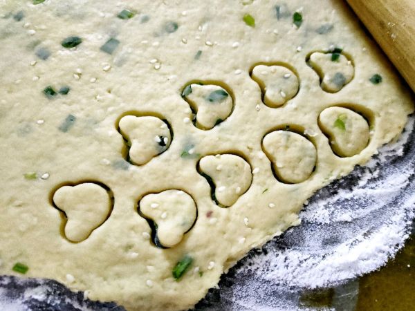 营养酥脆黄油香葱鸡蛋小饼干