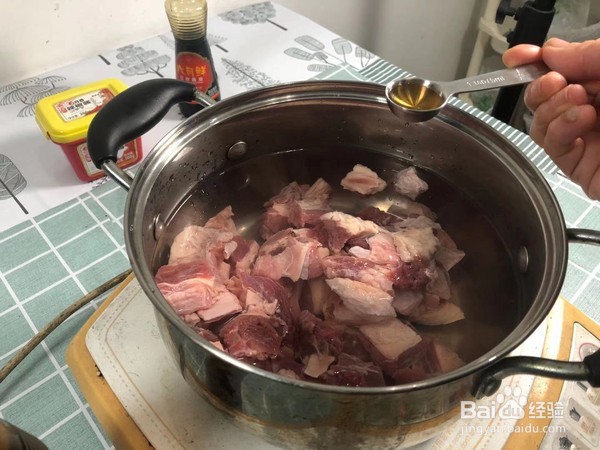 西红柿土豆炖牛腩的做法