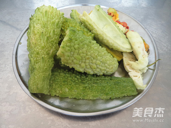 鸡蛋炒苦瓜的做法