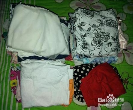换季时如何整理孩子的衣柜，才不让它乱成一团。