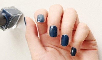 美甲教程:如何打造雪花美甲