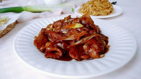 酱酱葱白过油鸭