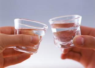 大扫除时怎样把玻璃搽干净