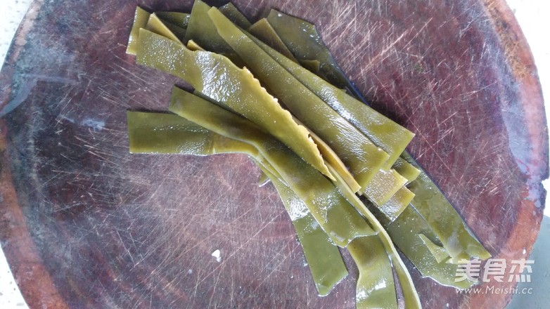 黄豆海带排骨汤