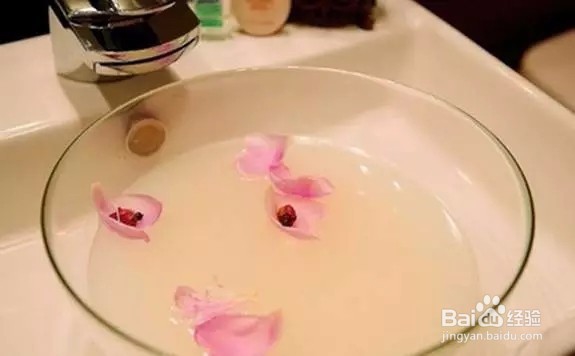皮肤暗黄该怎样调理
