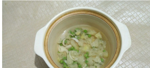 营养的翡翠银耳羹