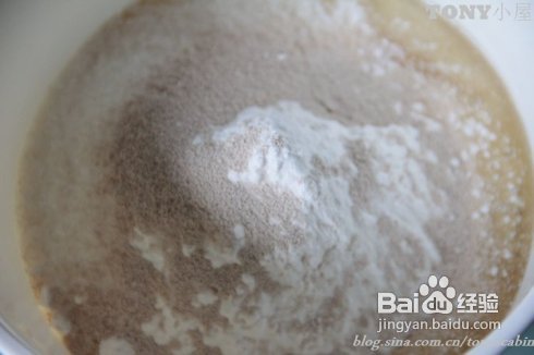 两个秘诀成就这款一听名字就让你流口水的平底锅“南瓜小米饼”
