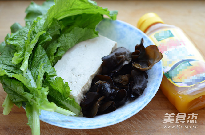 鸡汁小白菜豆腐汤