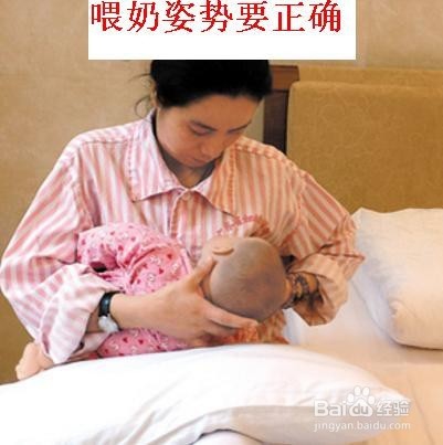 刚出生的宝宝老是打嗝怎么办