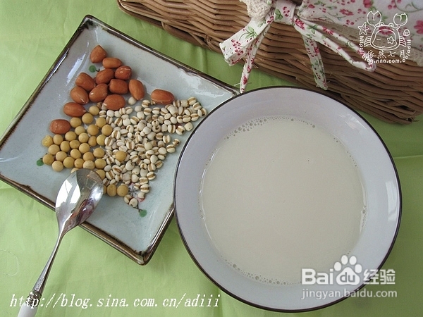 美容养颜绝配——黄豆花生薏米浆