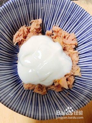 金枪鱼蛋皮三明治的做法