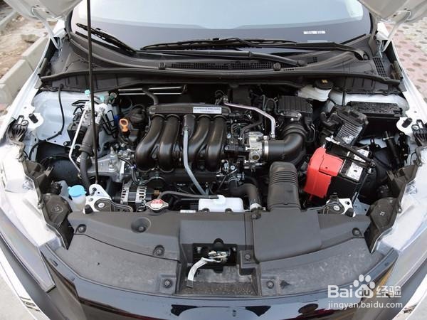 外观动感又经济,两厢小车,停车不再是难题