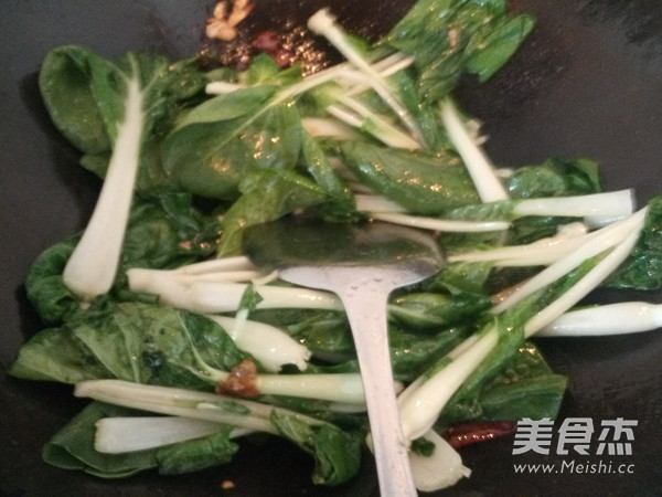 炝炒小白菜的做法