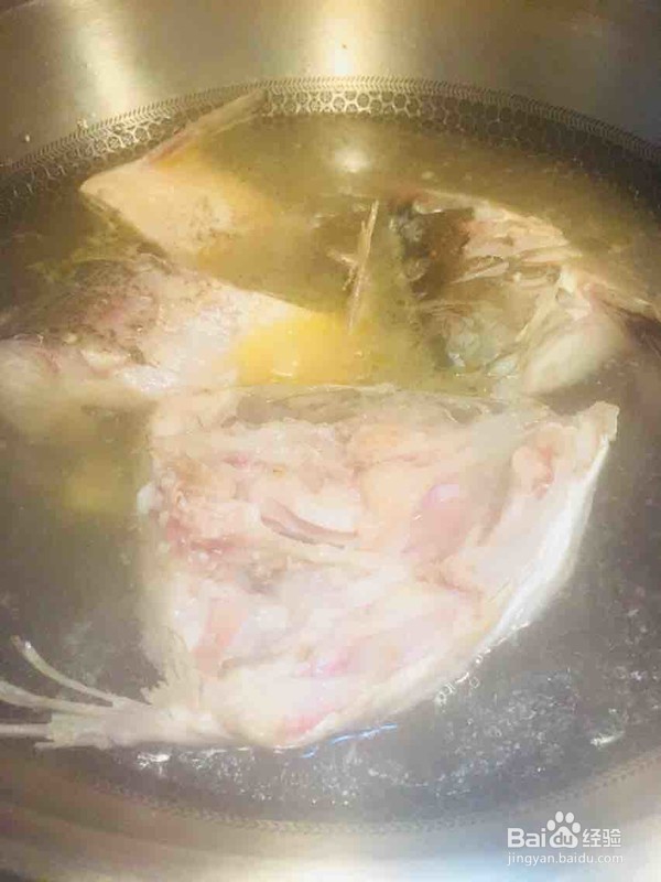 鱼头炖粉皮的做法