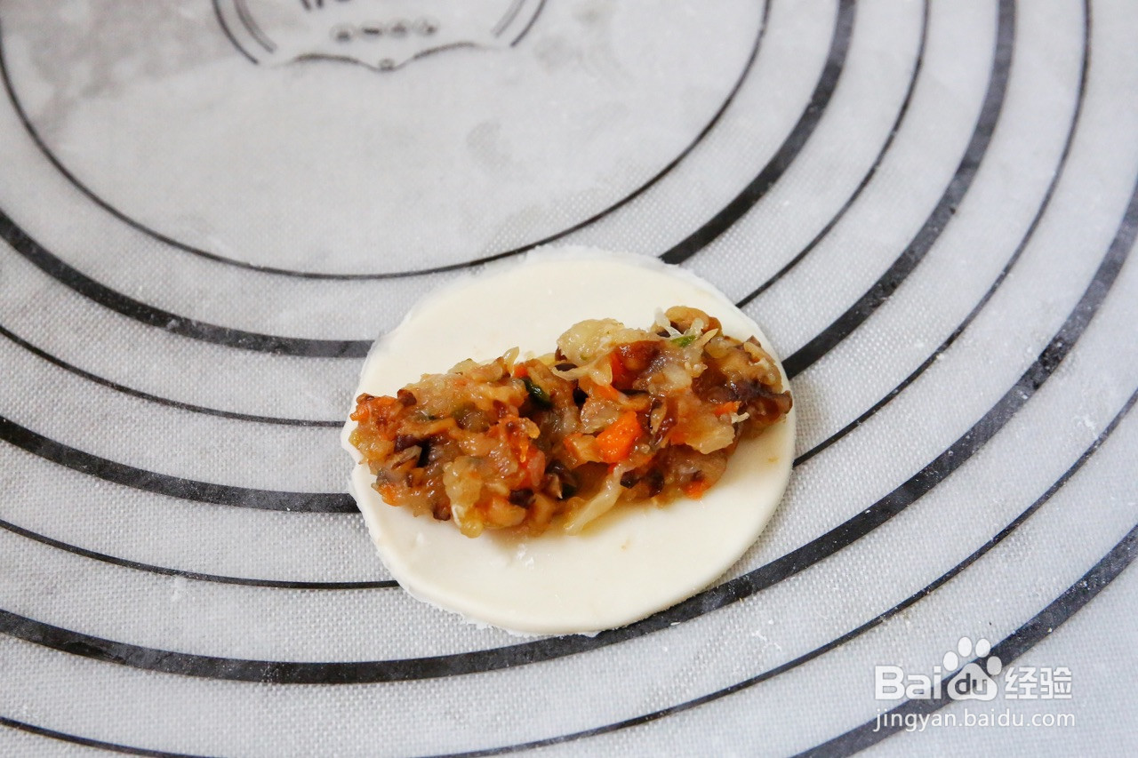 香菇鸡肉锅贴的做法