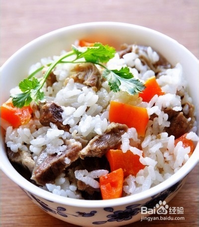 冬季美食羊肉的烹饪之孜然羊肉胡萝卜焖米饭