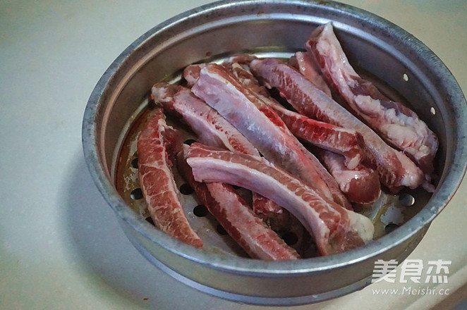 蜜汁烤肋排的做法