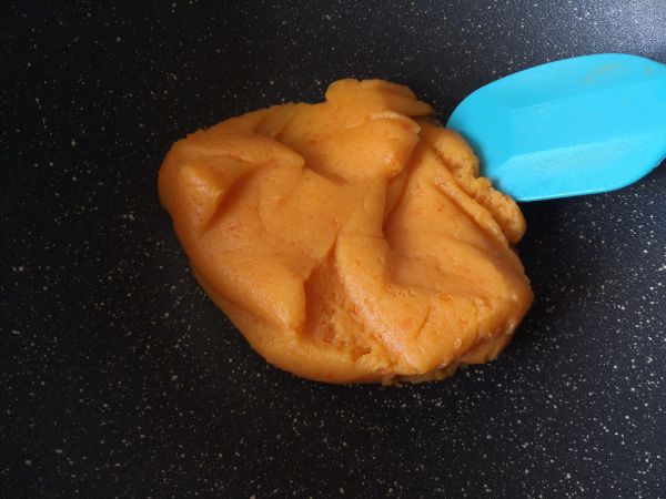 酥皮金沙奶黄月饼