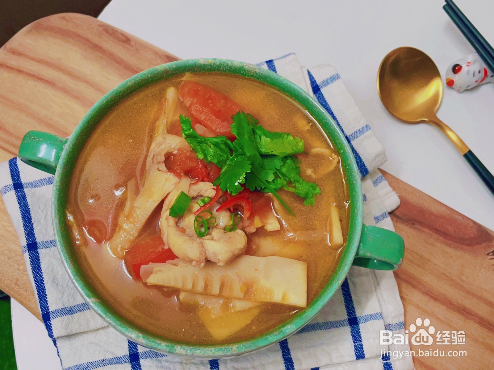 酸笋鸡腿煲怎么做