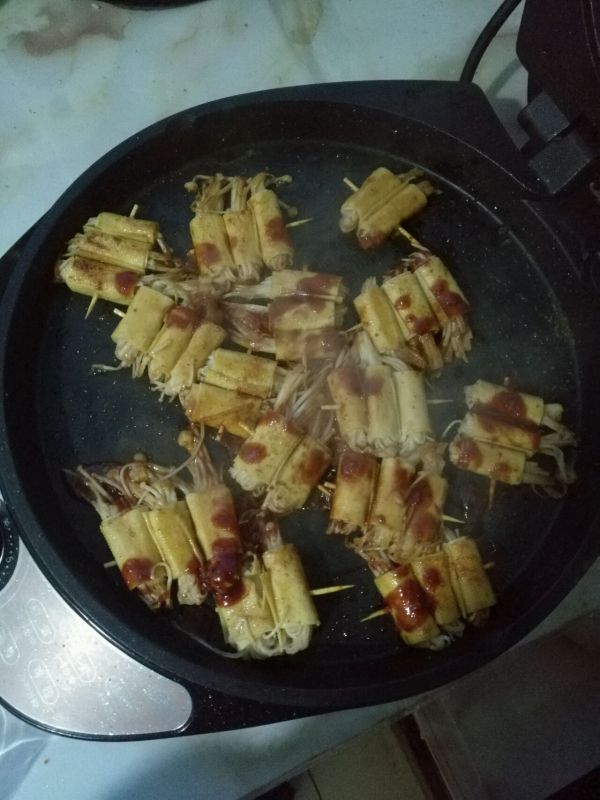 豆腐皮卷金针菇