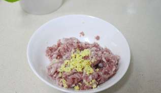 百合蒸肉的做法