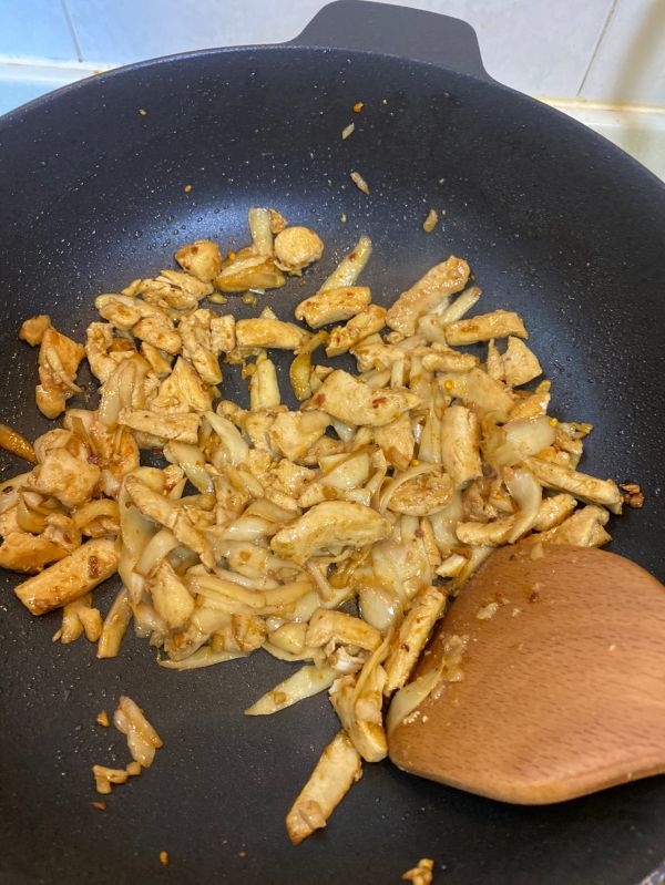 杏鲍菇炒鸡胸肉