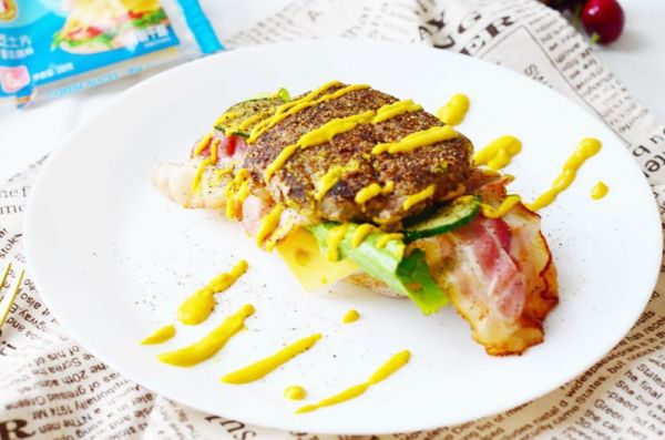 美式芥末芝士煎牛肉饼