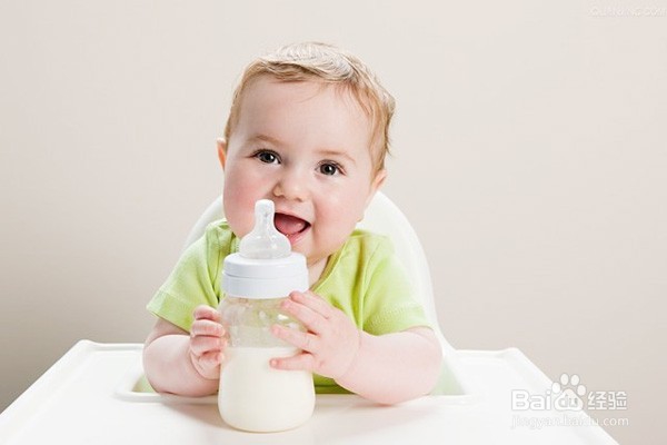 <b>宝宝吃奶粉上火怎么办,宝宝喝奶粉上火的原因</b>