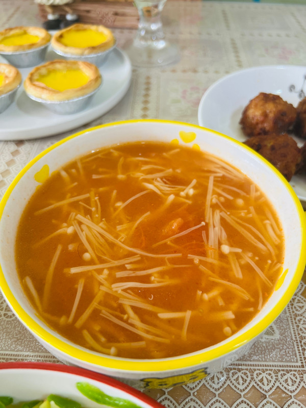 西红柿金针菇汤