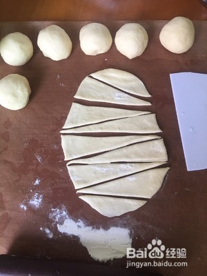 皇冠花环软面包的做法