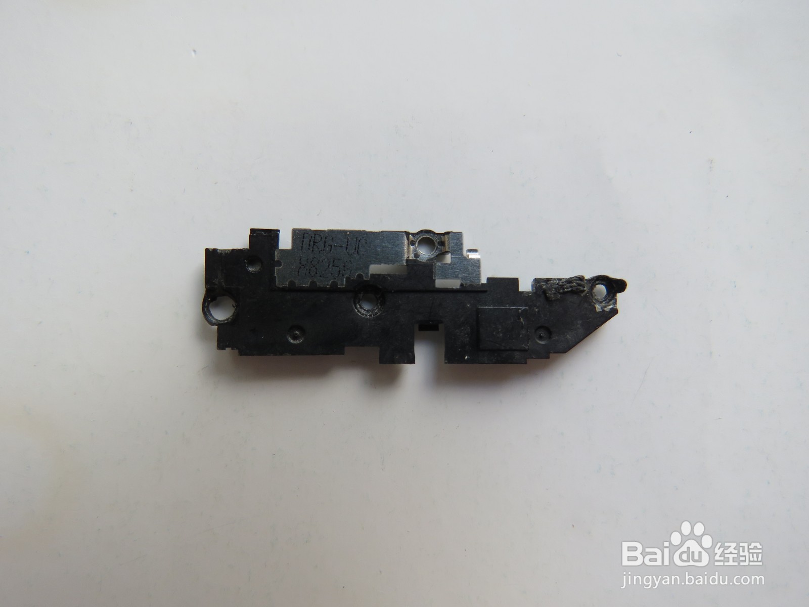 如何更换诺基亚手机的尾插小板？