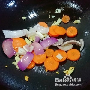 炒鹌鹑蛋制作过程