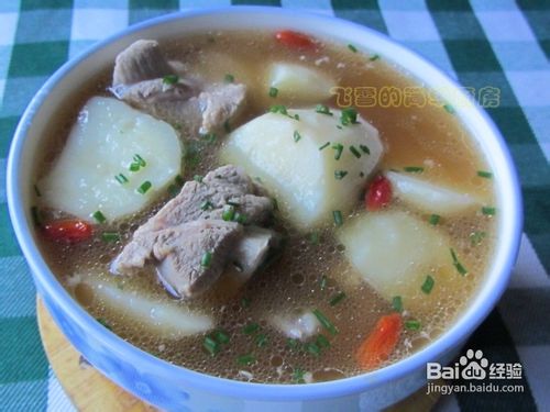 土豆脊骨汤